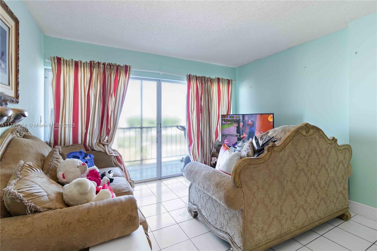 PINESIDE CONDO NO 1 - Residential