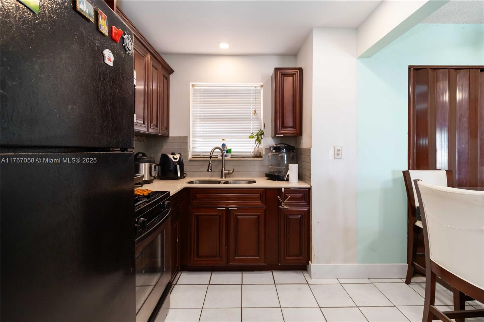 PINESIDE CONDO NO 1 - Residential