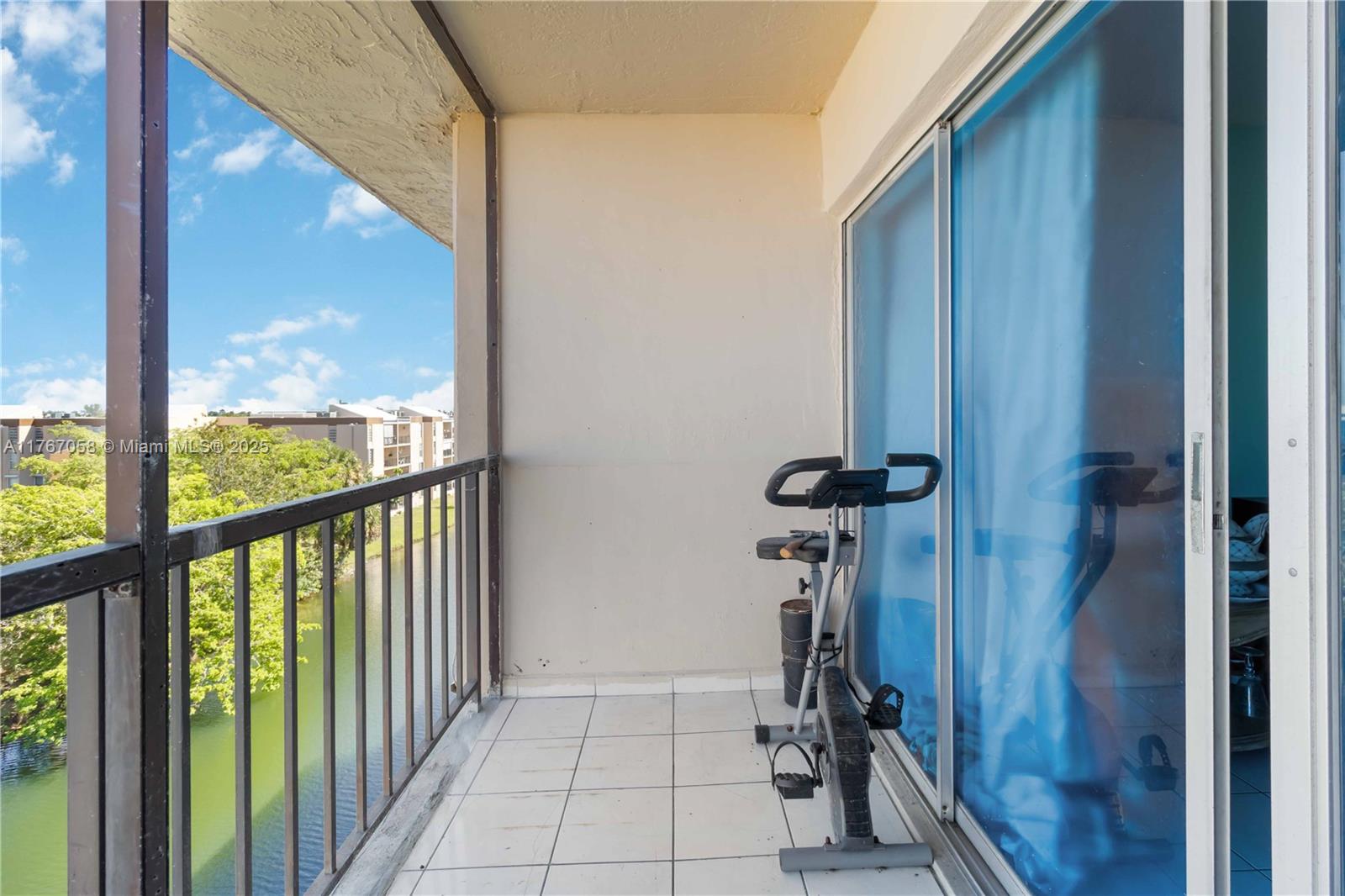 PINESIDE CONDO NO 1 - Residential