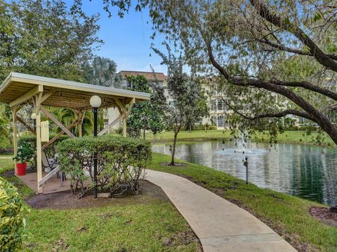 A home in Lauderdale Lakes