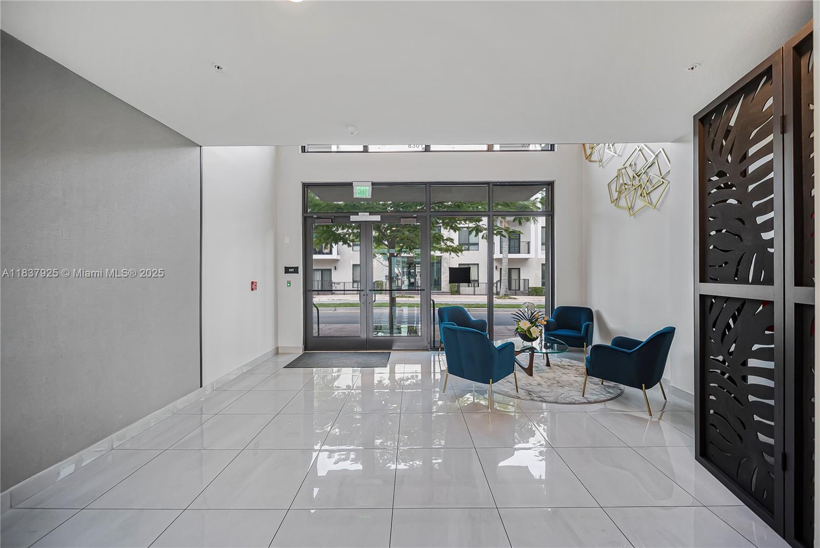 DOWNTOWN DORAL SOUTH PHAS - Residential