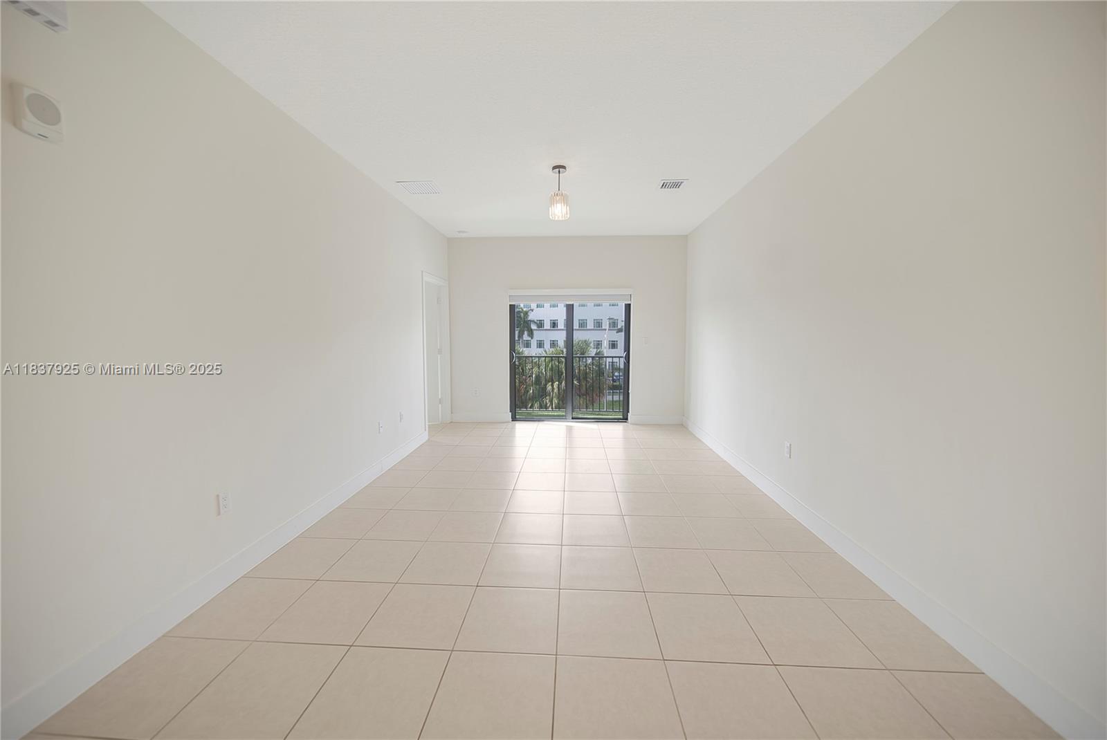 DOWNTOWN DORAL SOUTH PHAS - Residential