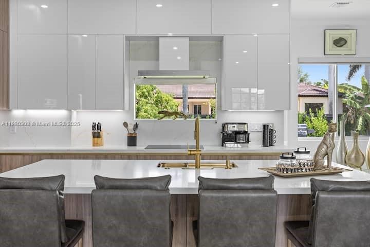 VALENCIA ACRES - Residential