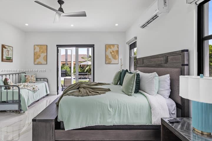 VALENCIA ACRES - Residential