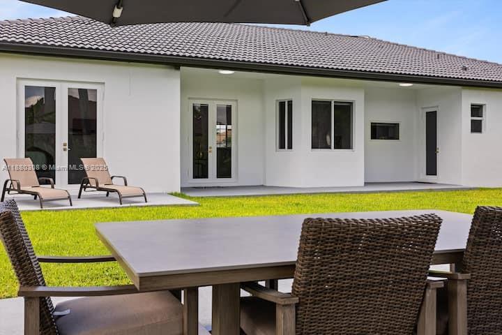 VALENCIA ACRES - Residential