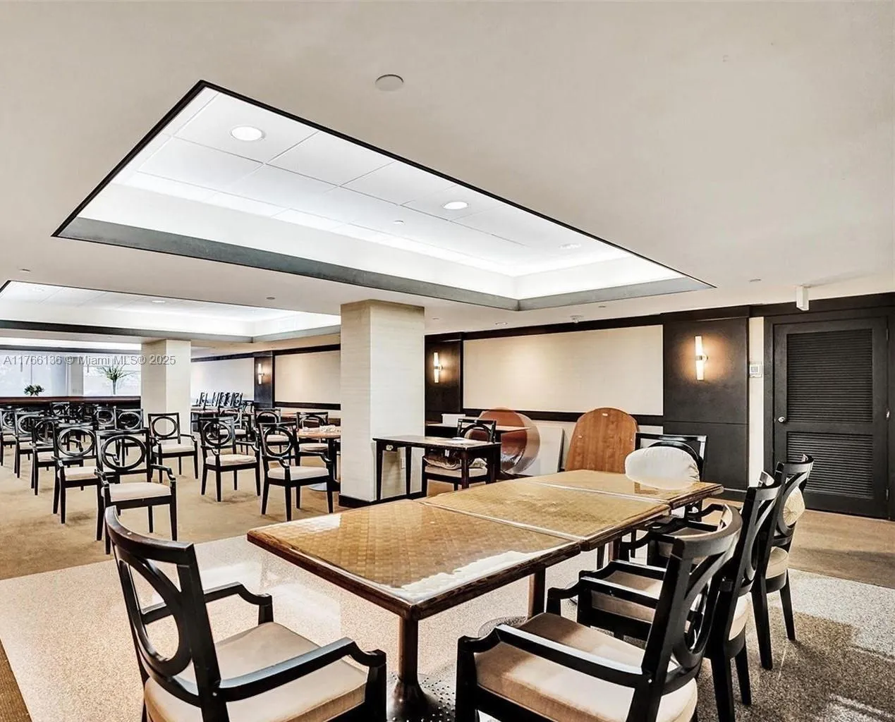 Miami Beach, Florida 33140, United States, 2 Bedrooms Bedrooms, ,2 BathroomsBathrooms,Residential,Active,91257