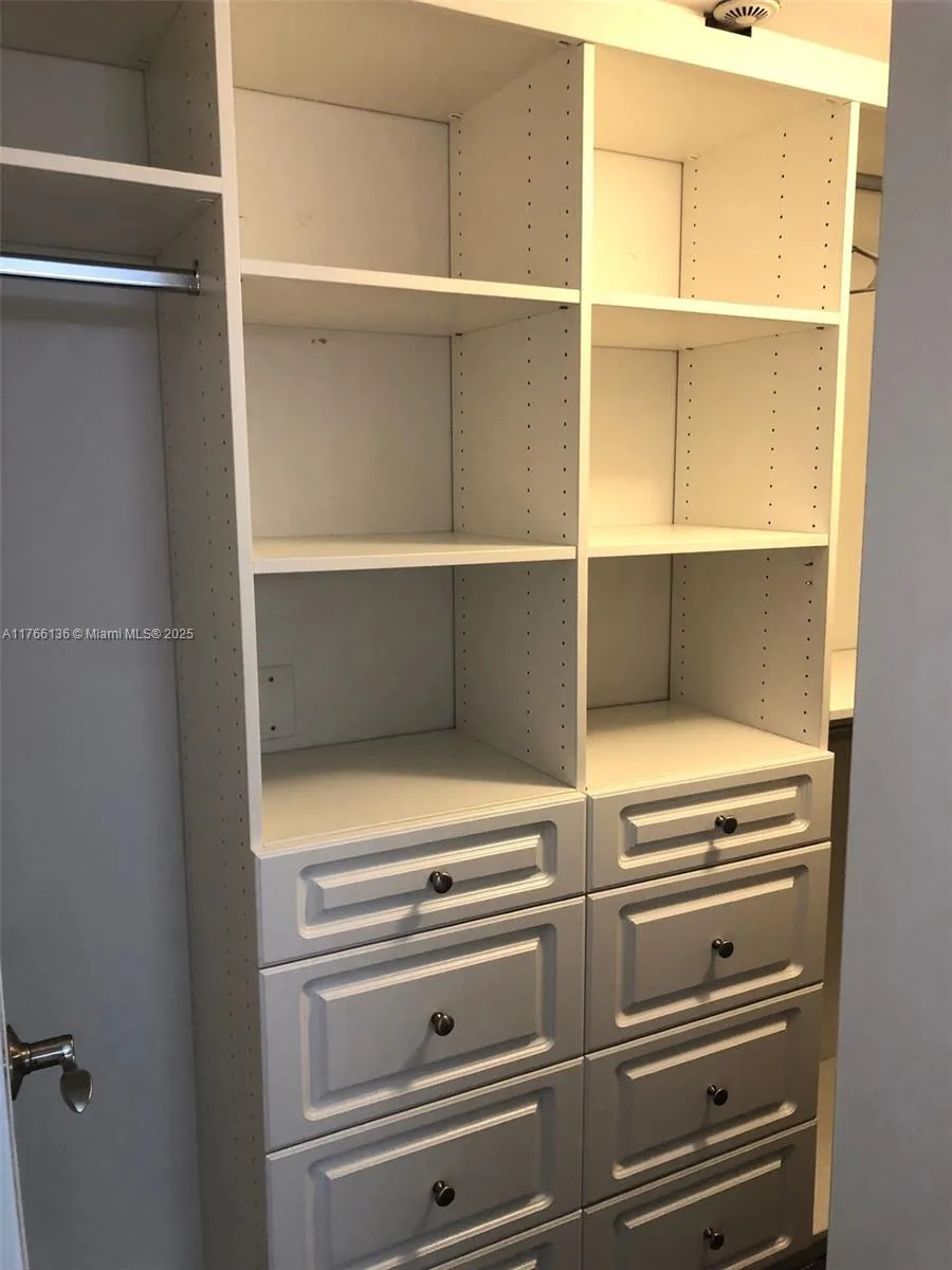 Miami Beach, Florida 33140, United States, 2 Bedrooms Bedrooms, ,2 BathroomsBathrooms,Residential,Active,91257