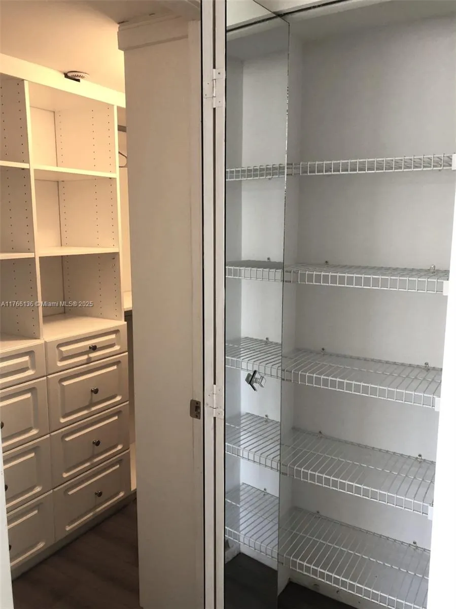 Miami Beach, Florida 33140, United States, 2 Bedrooms Bedrooms, ,2 BathroomsBathrooms,Residential,Active,91257