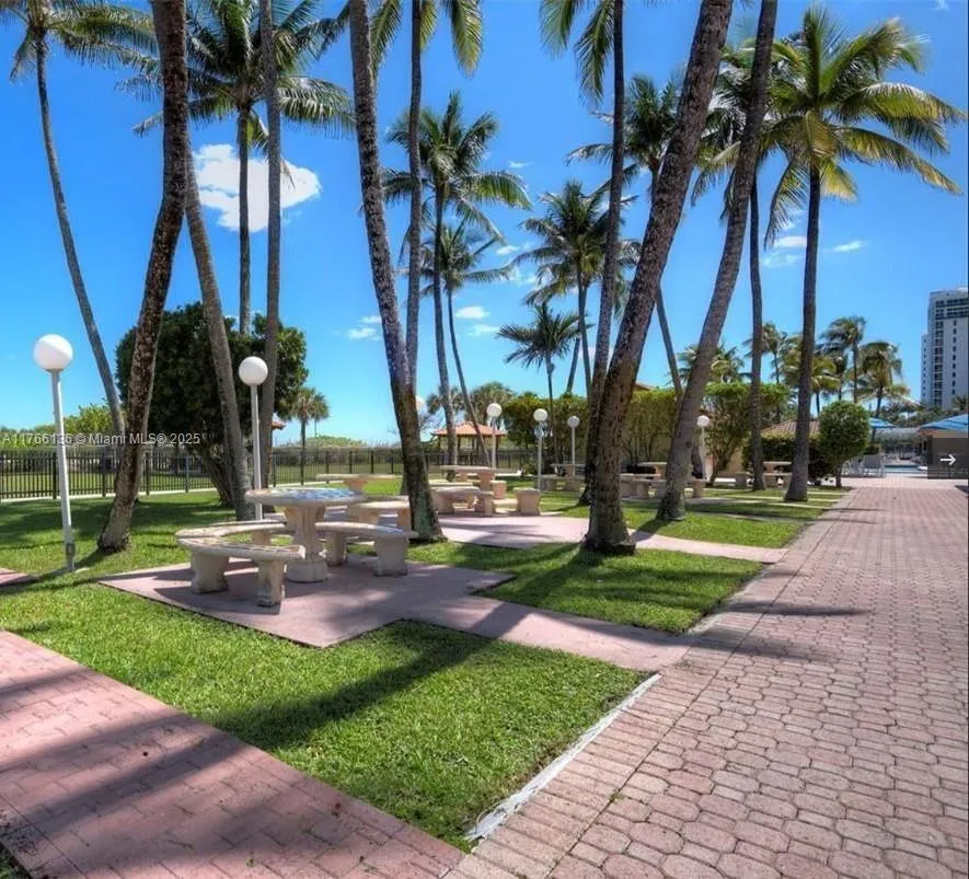 Miami Beach, Florida 33140, United States, 2 Bedrooms Bedrooms, ,2 BathroomsBathrooms,Residential,Active,91257