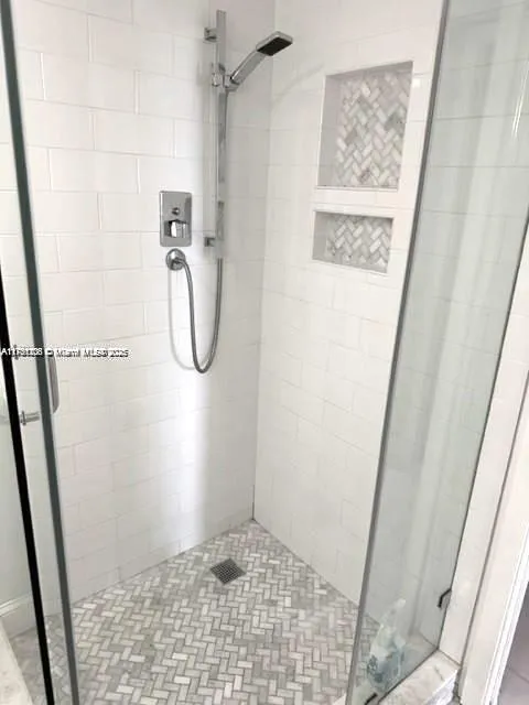 Miami Beach, Florida 33140, United States, 2 Bedrooms Bedrooms, ,2 BathroomsBathrooms,Residential,Active,91257