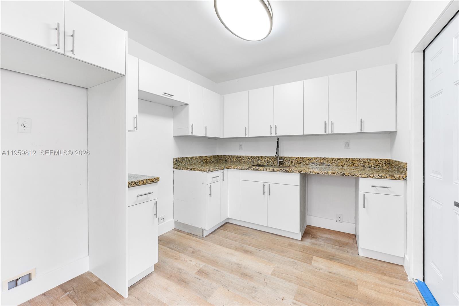 TAYLOR MANOR - Residential