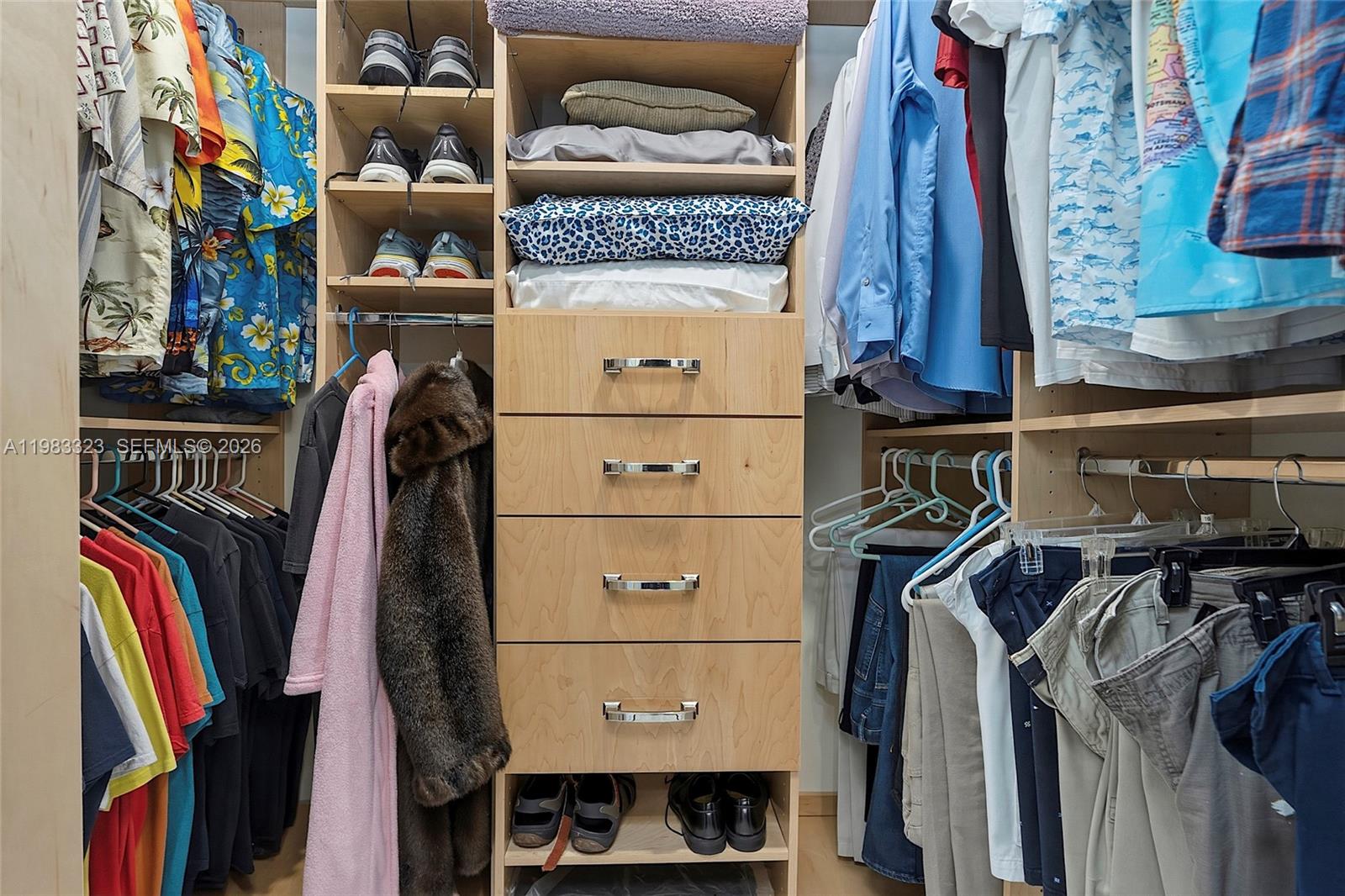 TIARA TOWERS CONDOMINIUM - Residential