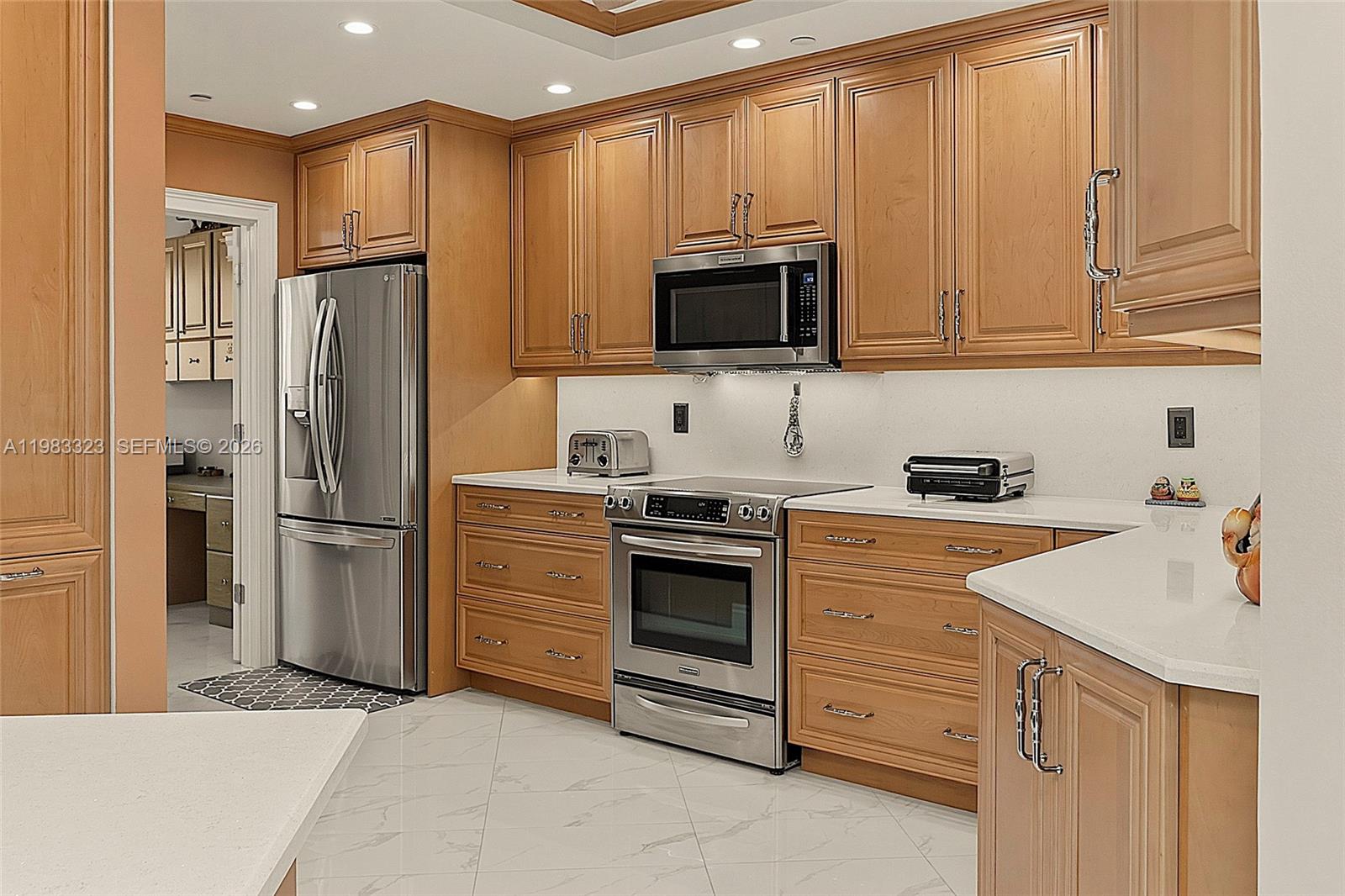 TIARA TOWERS CONDOMINIUM - Residential