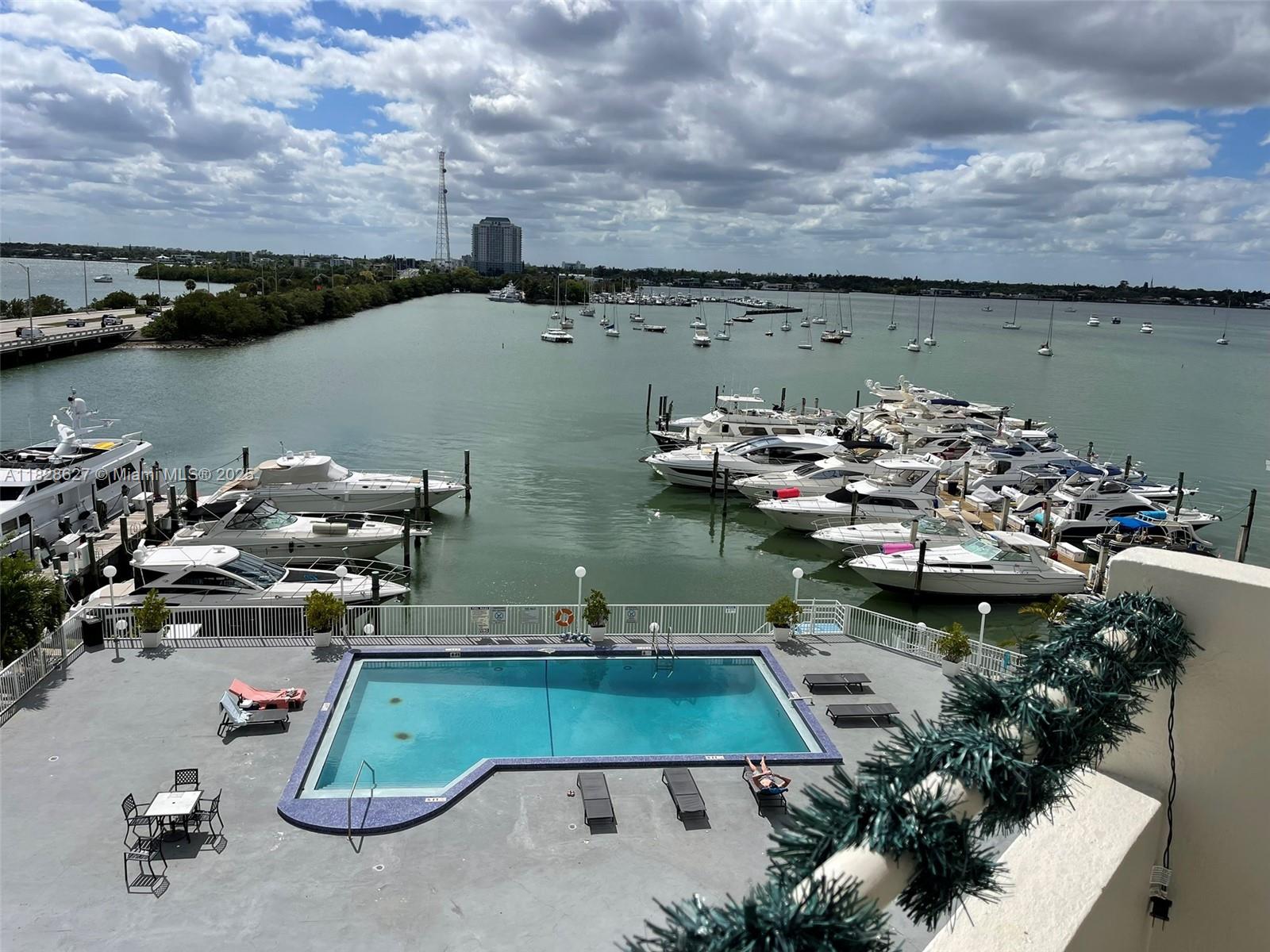 DIRECT OCEAN & POOL VIEW!
Fully furnished studio featuring stunning direct ocean and pool views from both the unit and private balcony.
Includes 1 parking space, 24-hour security, front desk service, and elevator access.
Utilities covered: water, sewer, and trash.
Boat-friendly location — easy pickup access for your friends arriving by water.
Fast association approval!
This unit won’t last