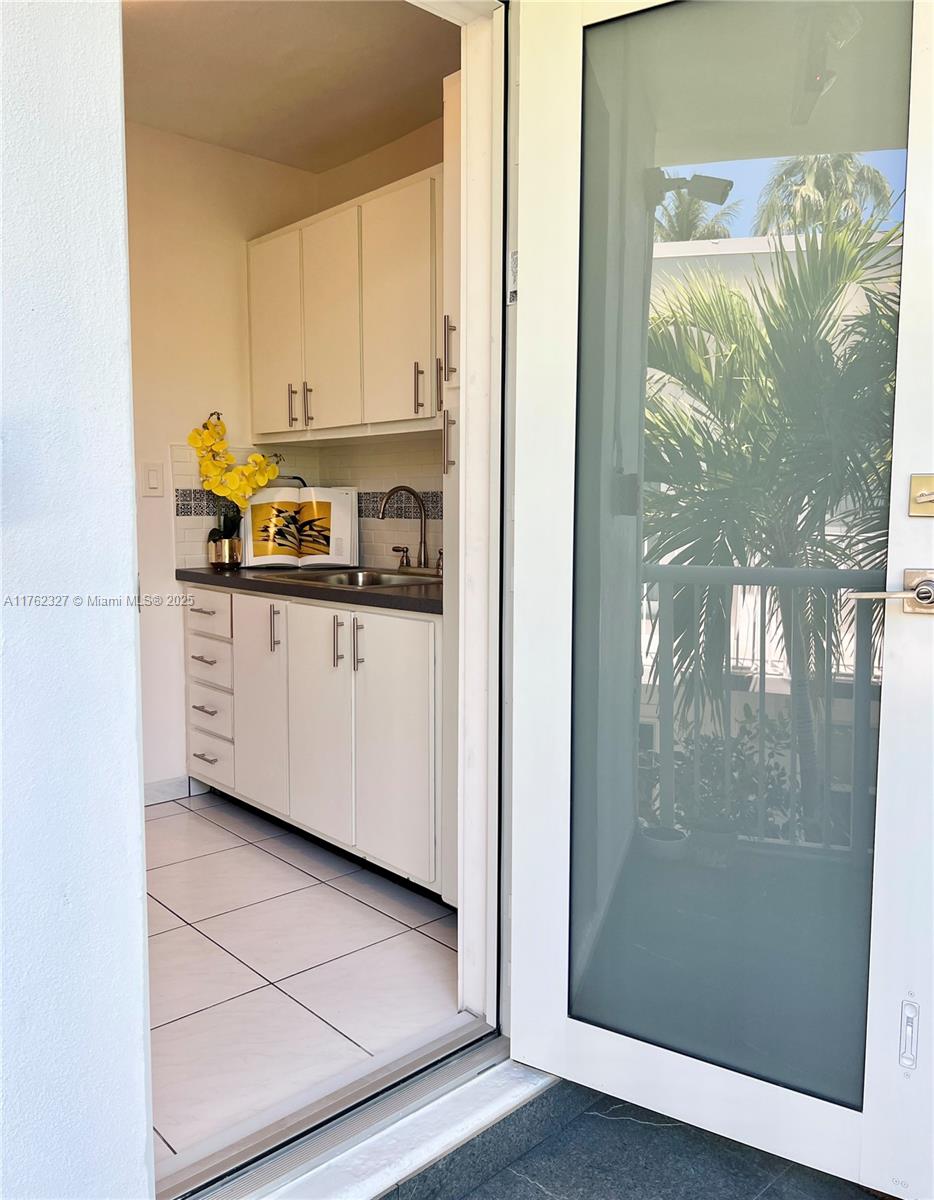 Rental Property at Address Not Disclosed, Miami Beach, Miami-Dade County, Florida - Bedrooms: 1 
Bathrooms: 1  - $2,100 MO.