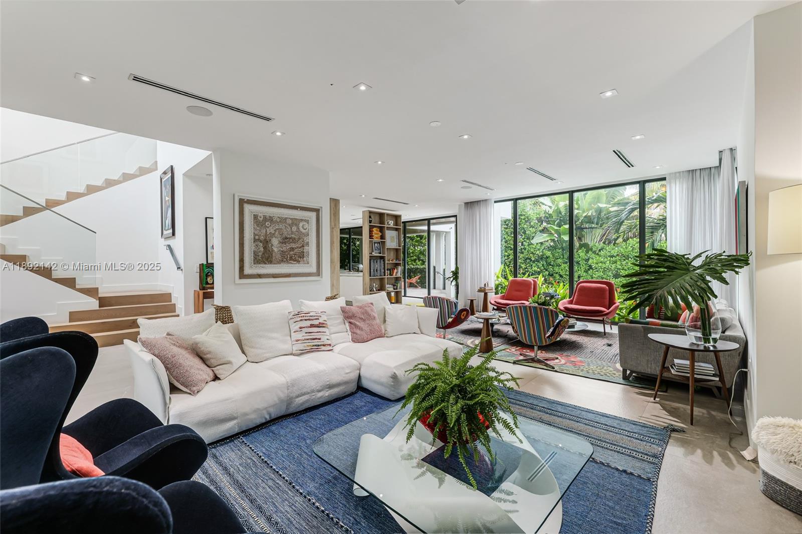 TROPICAL ISLE HOMES SUB 1 - Residential