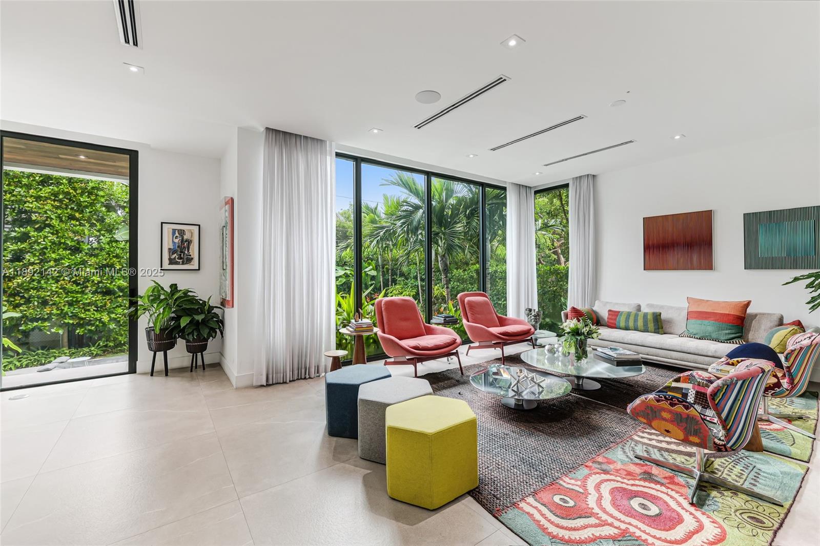 TROPICAL ISLE HOMES SUB 1 - Residential