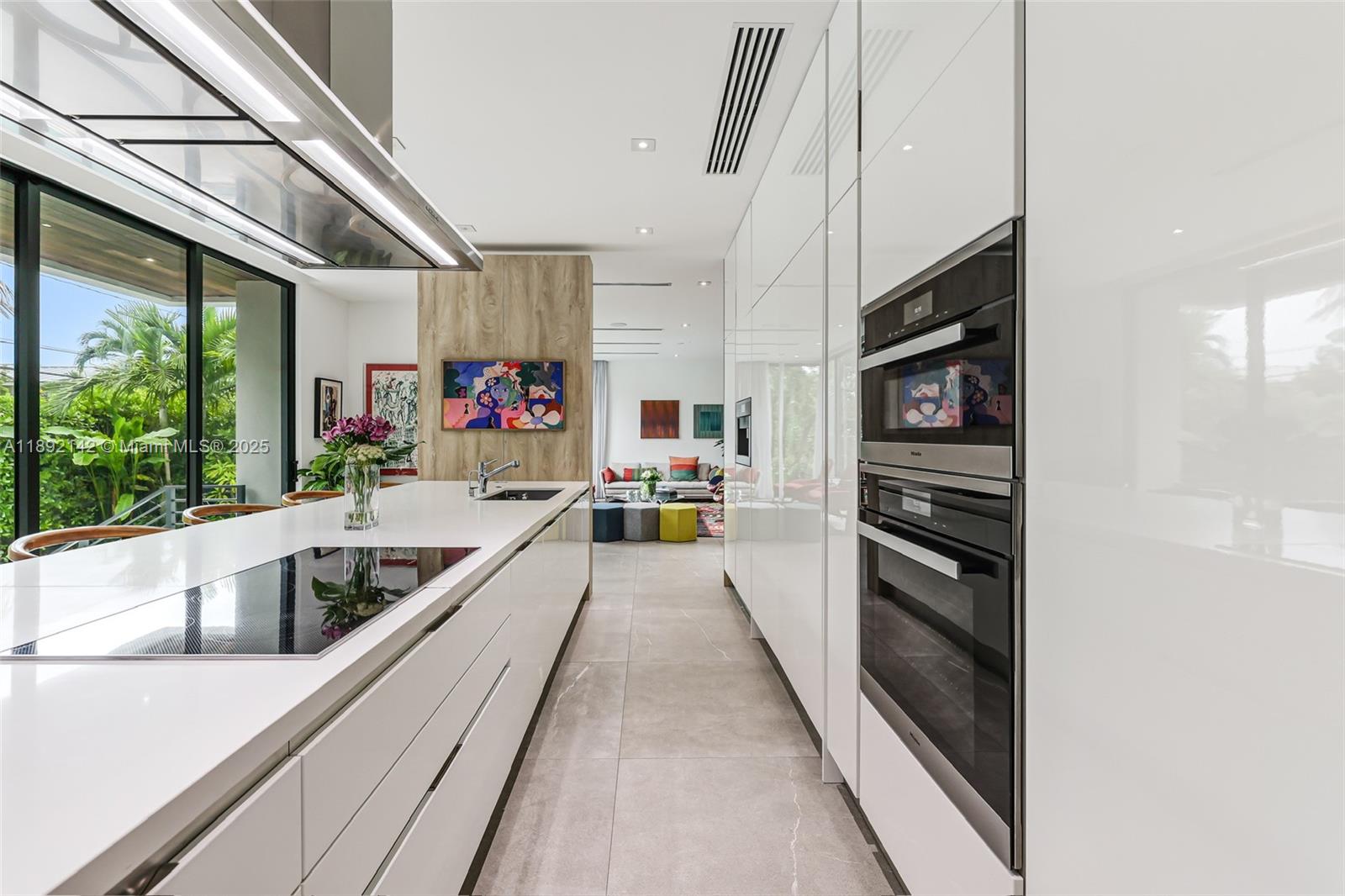 TROPICAL ISLE HOMES SUB 1 - Residential