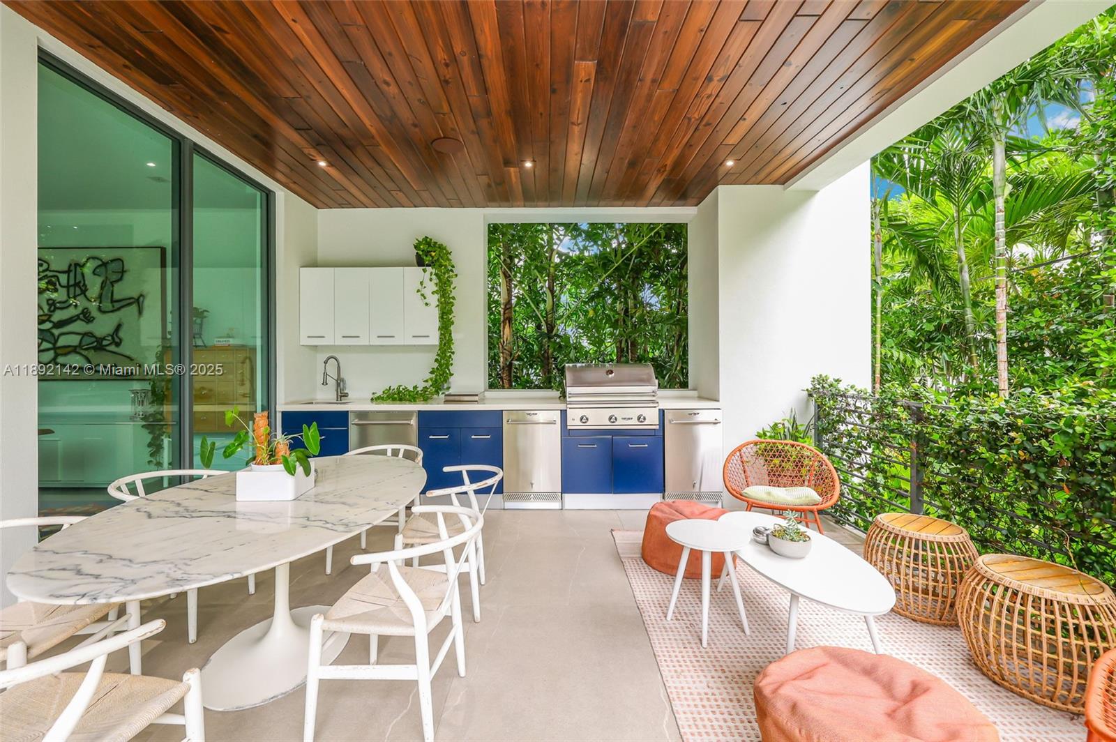 TROPICAL ISLE HOMES SUB 1 - Residential