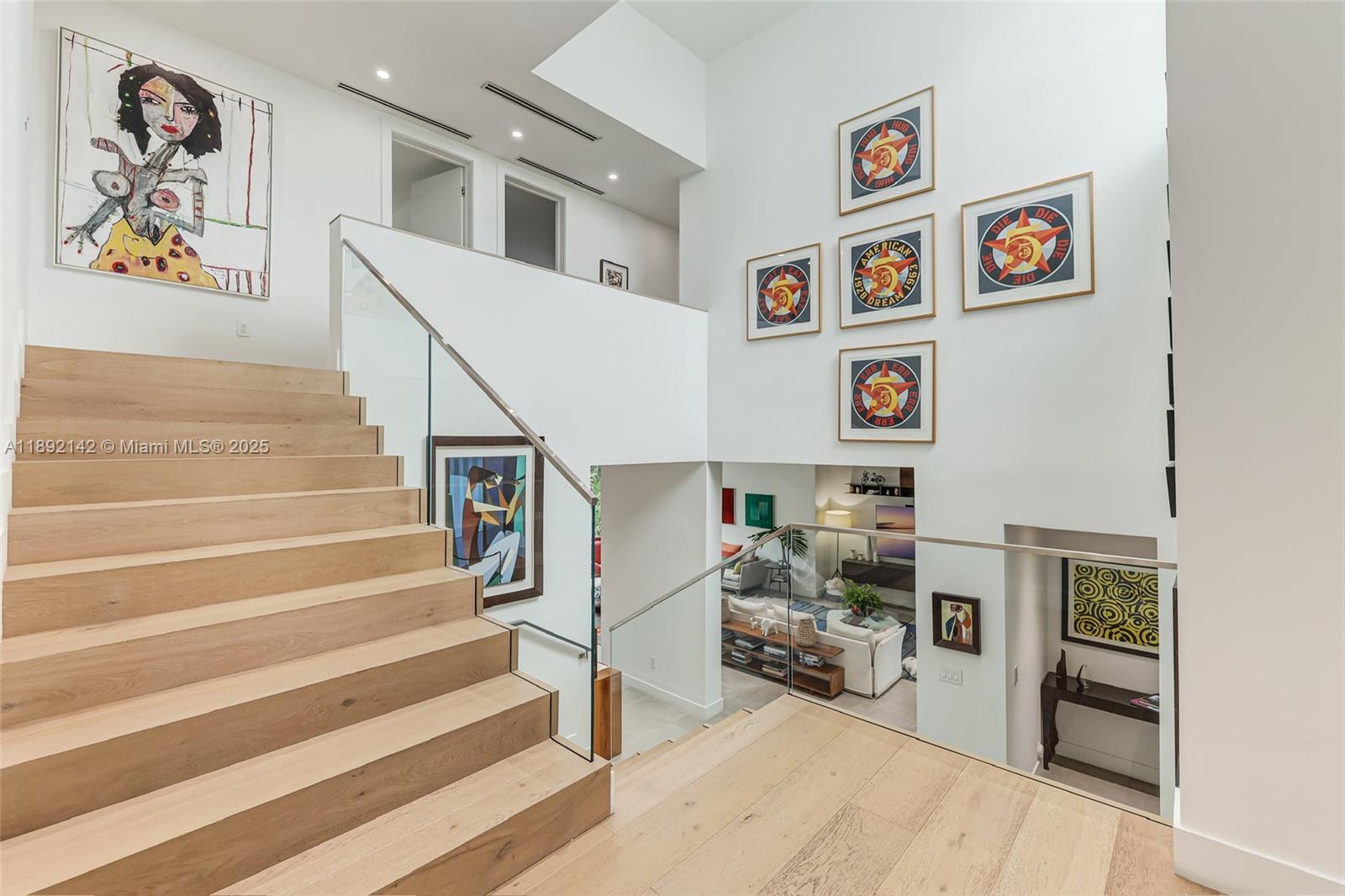 TROPICAL ISLE HOMES SUB 1 - Residential