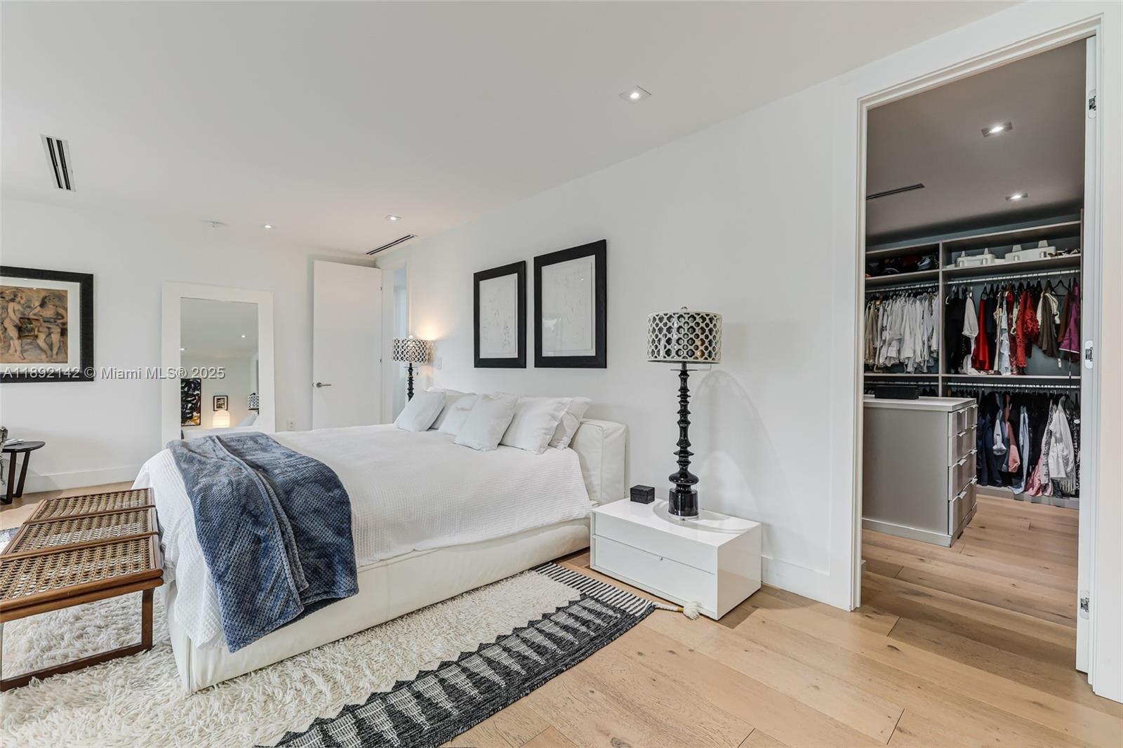 TROPICAL ISLE HOMES SUB 1 - Residential