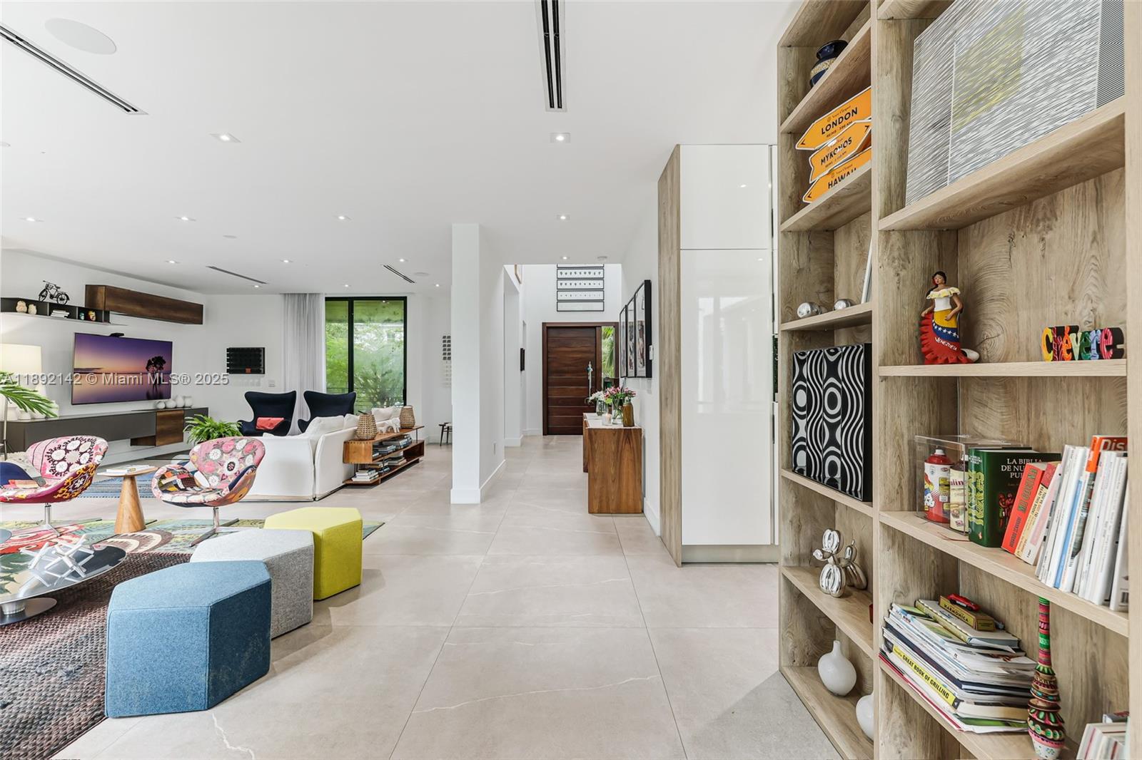 TROPICAL ISLE HOMES SUB 1 - Residential