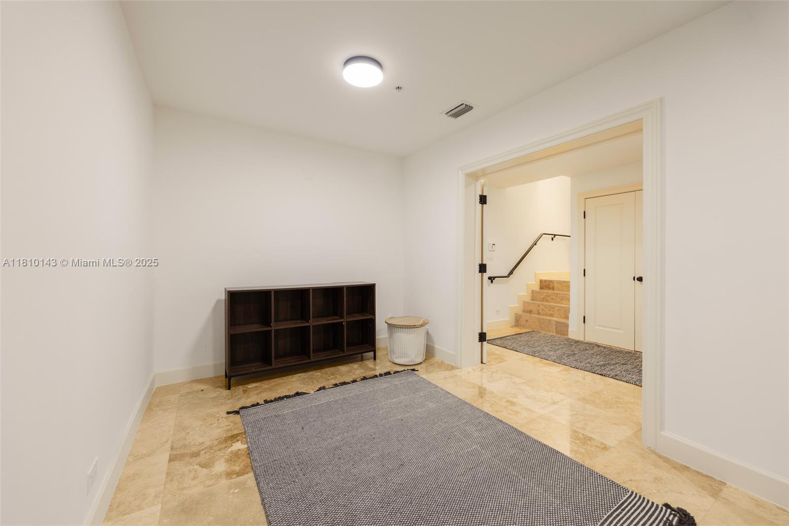OAK LANE - Residential Lease
