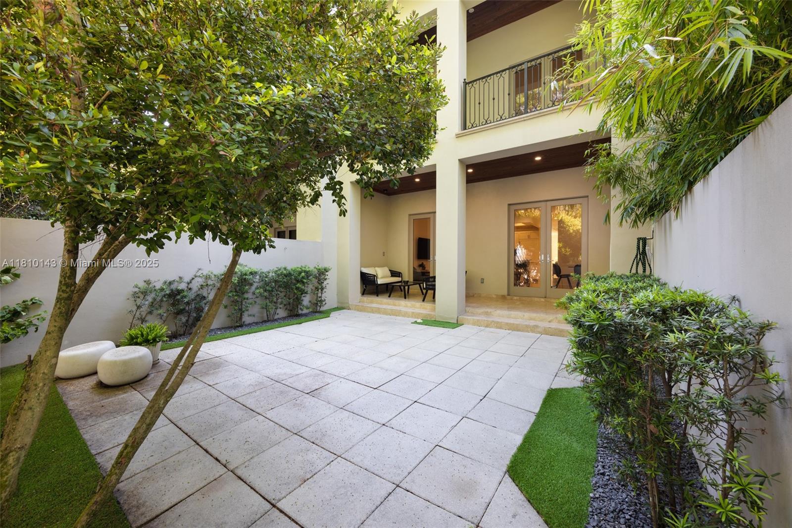 OAK LANE - Residential Lease