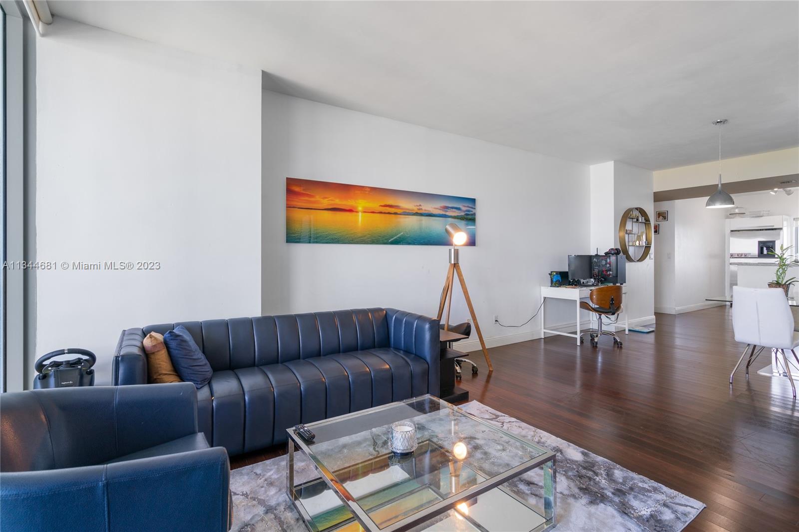 BLUE CONDO - Residential