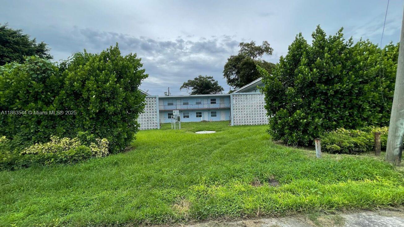 View photos, virtual tours, details... 37280 Okeechobee Ave 32