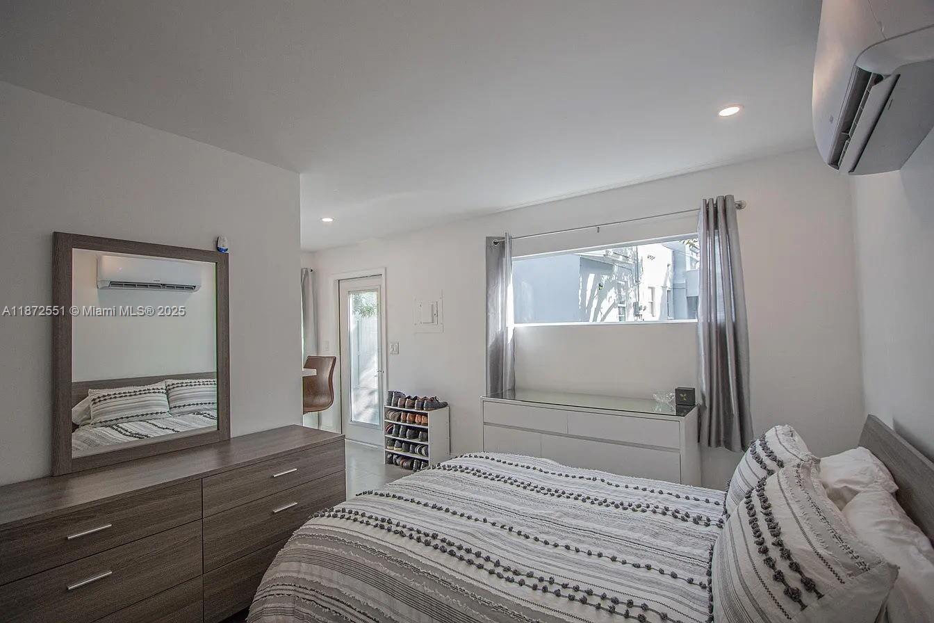 COLLEGE PARK - Residential Income