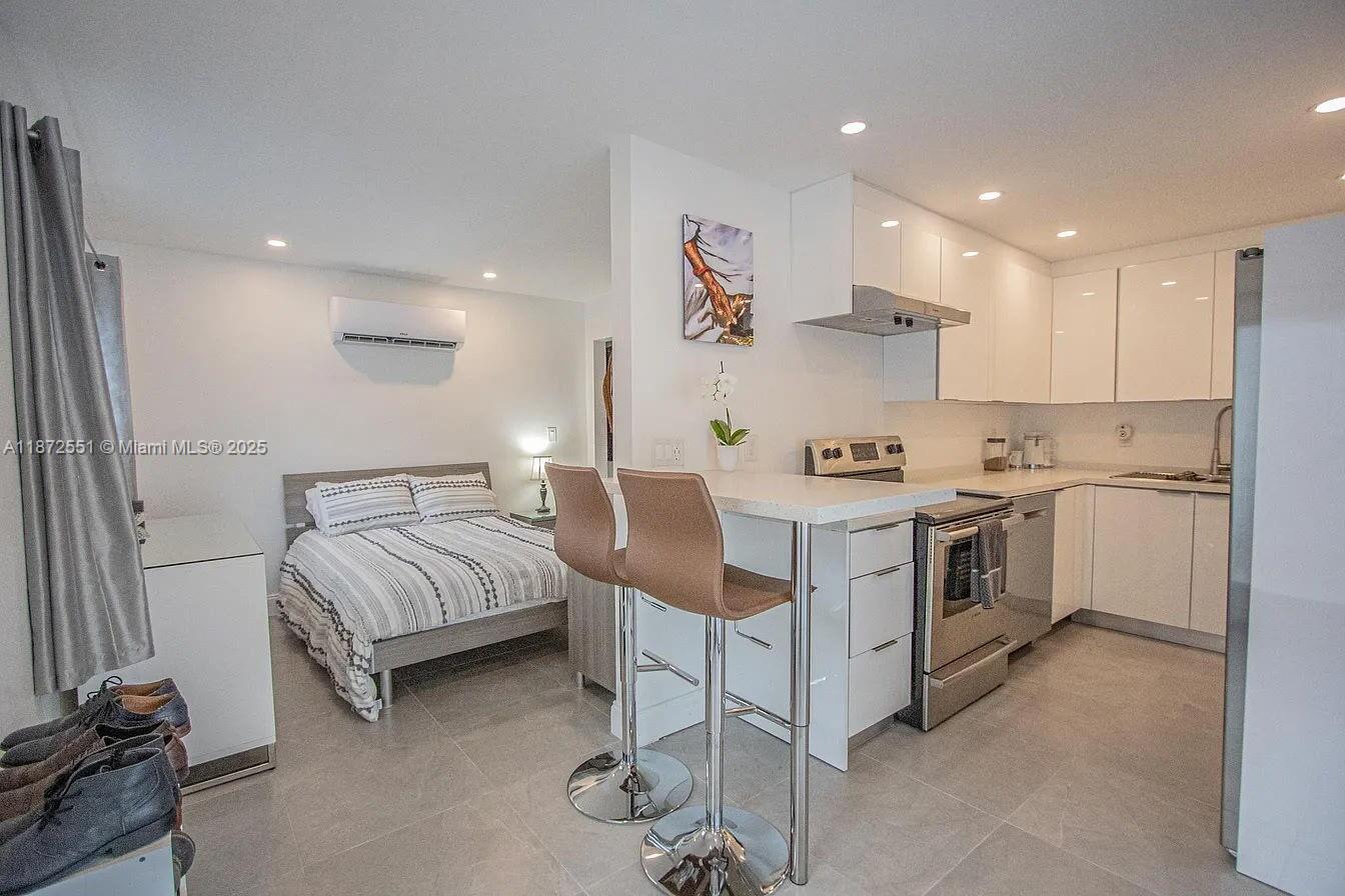 COLLEGE PARK - Residential Income