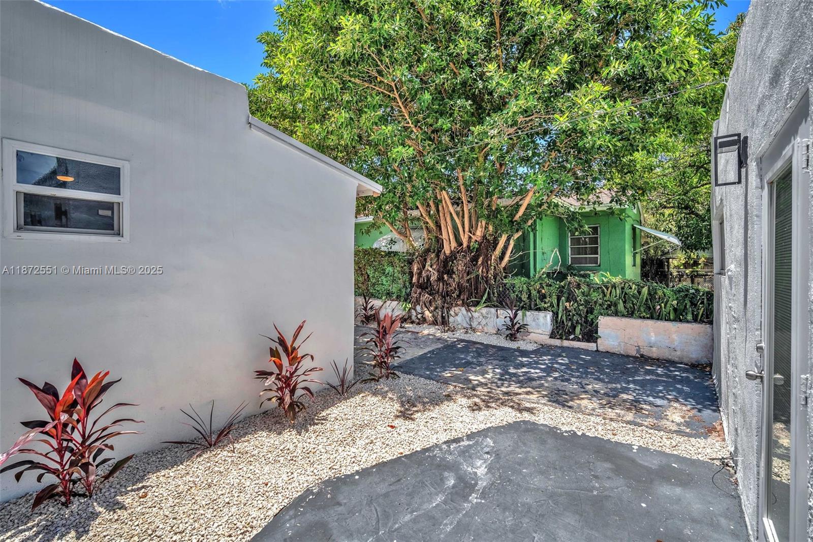 COLLEGE PARK - Residential Income