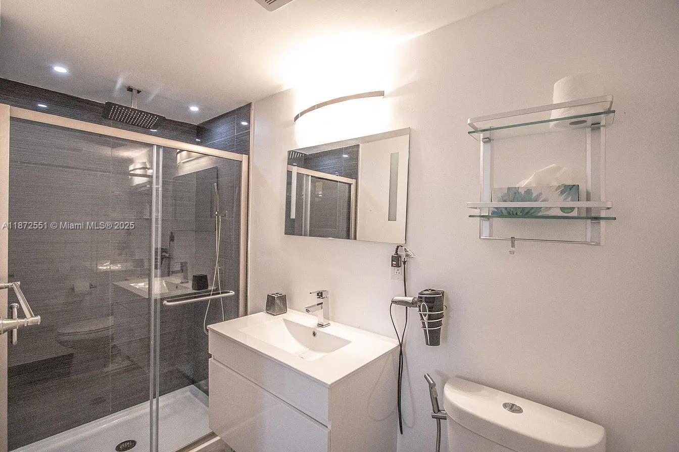 COLLEGE PARK - Residential Income