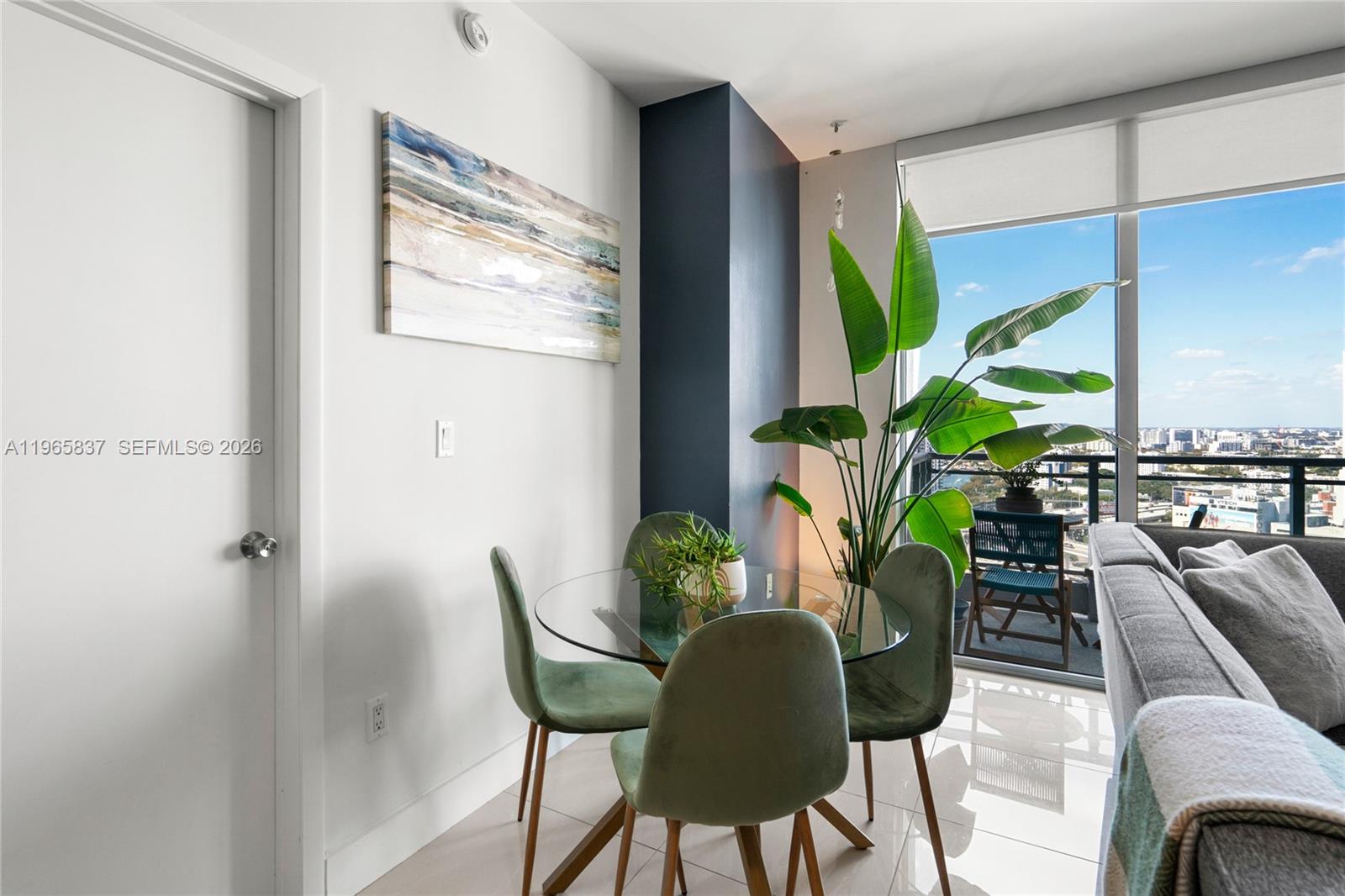 IVY CONDO - Residential