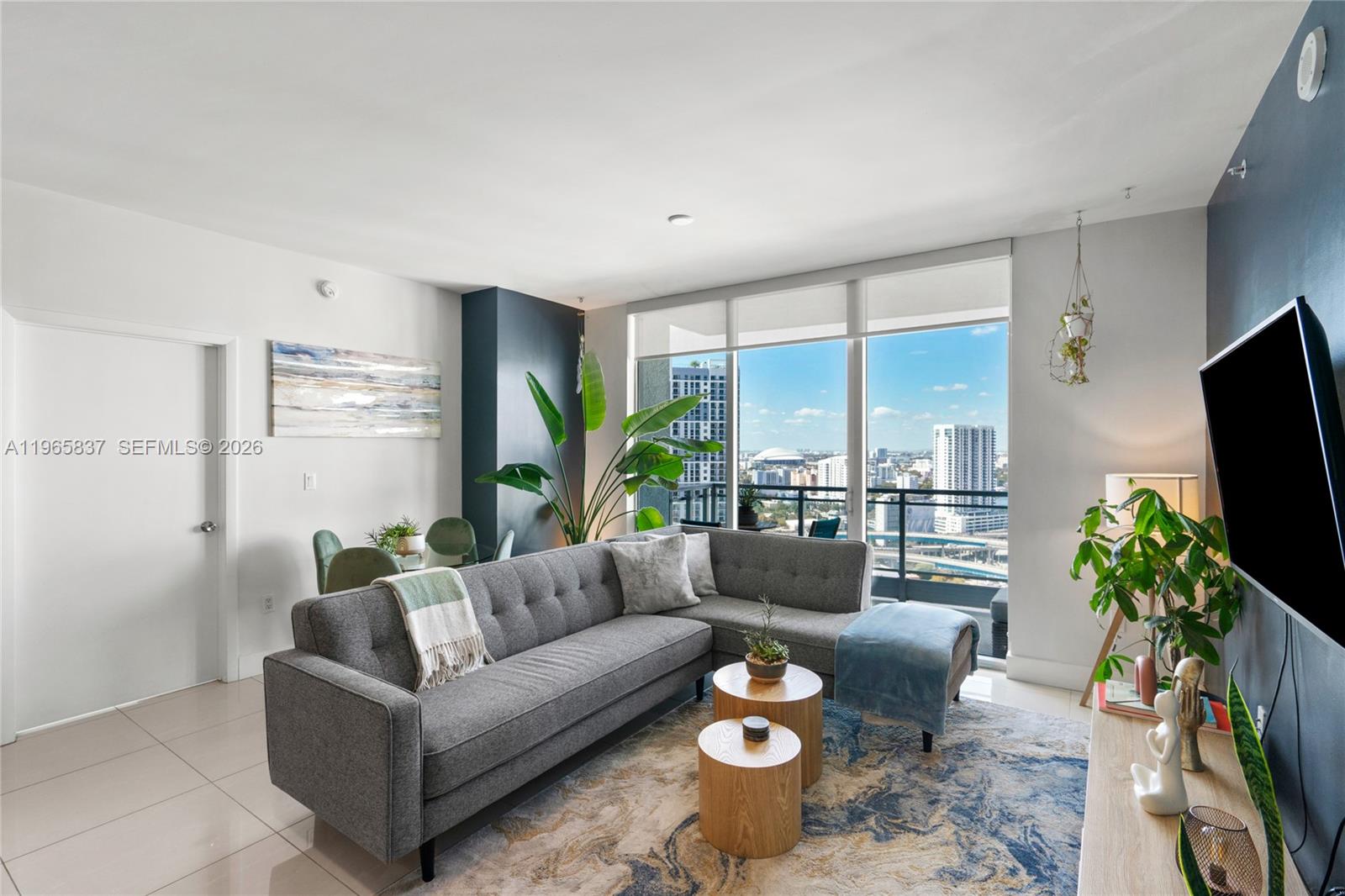 IVY CONDO - Residential