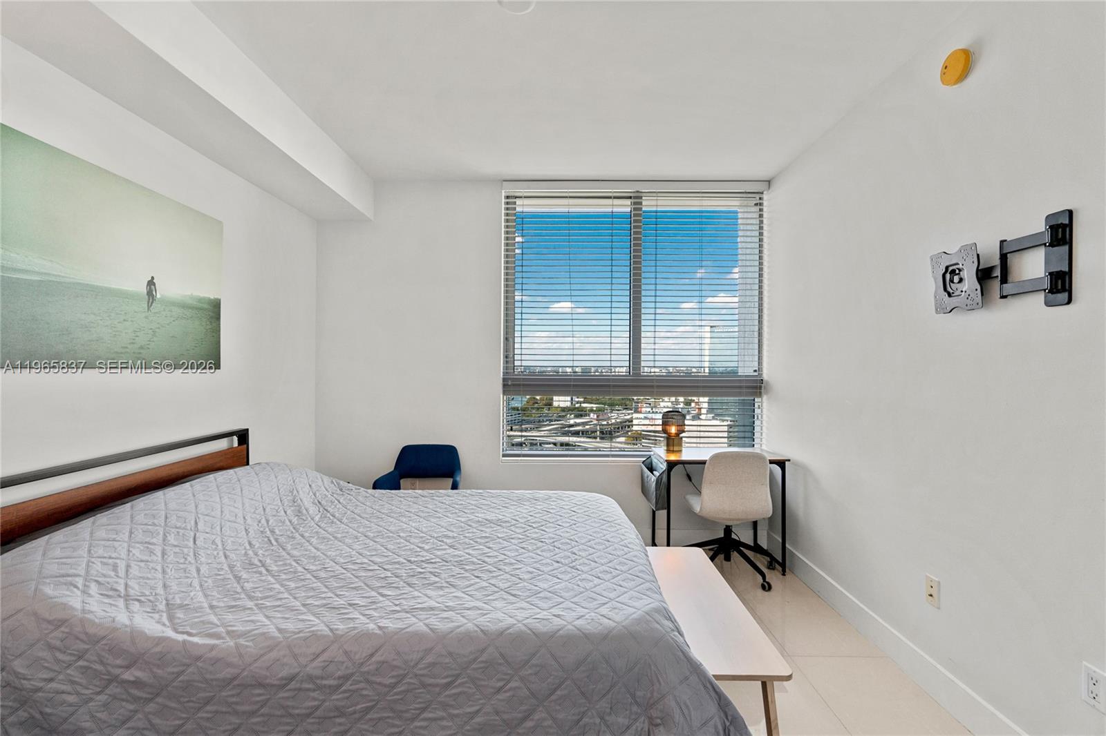 IVY CONDO - Residential