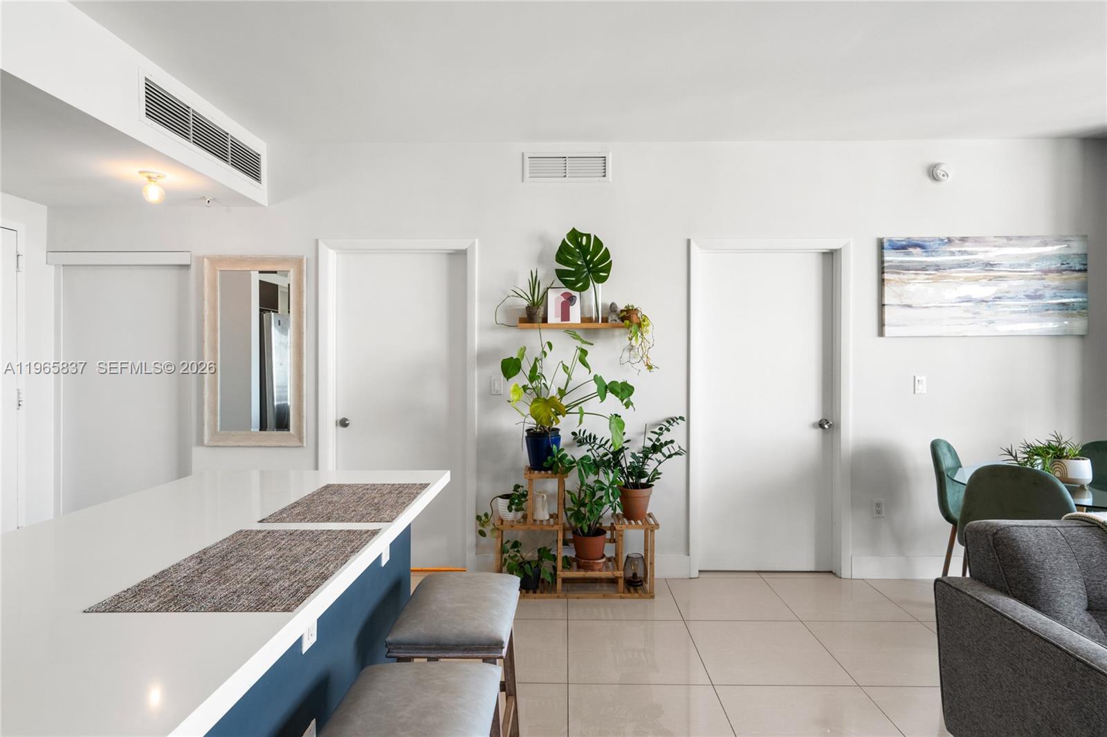 IVY CONDO - Residential