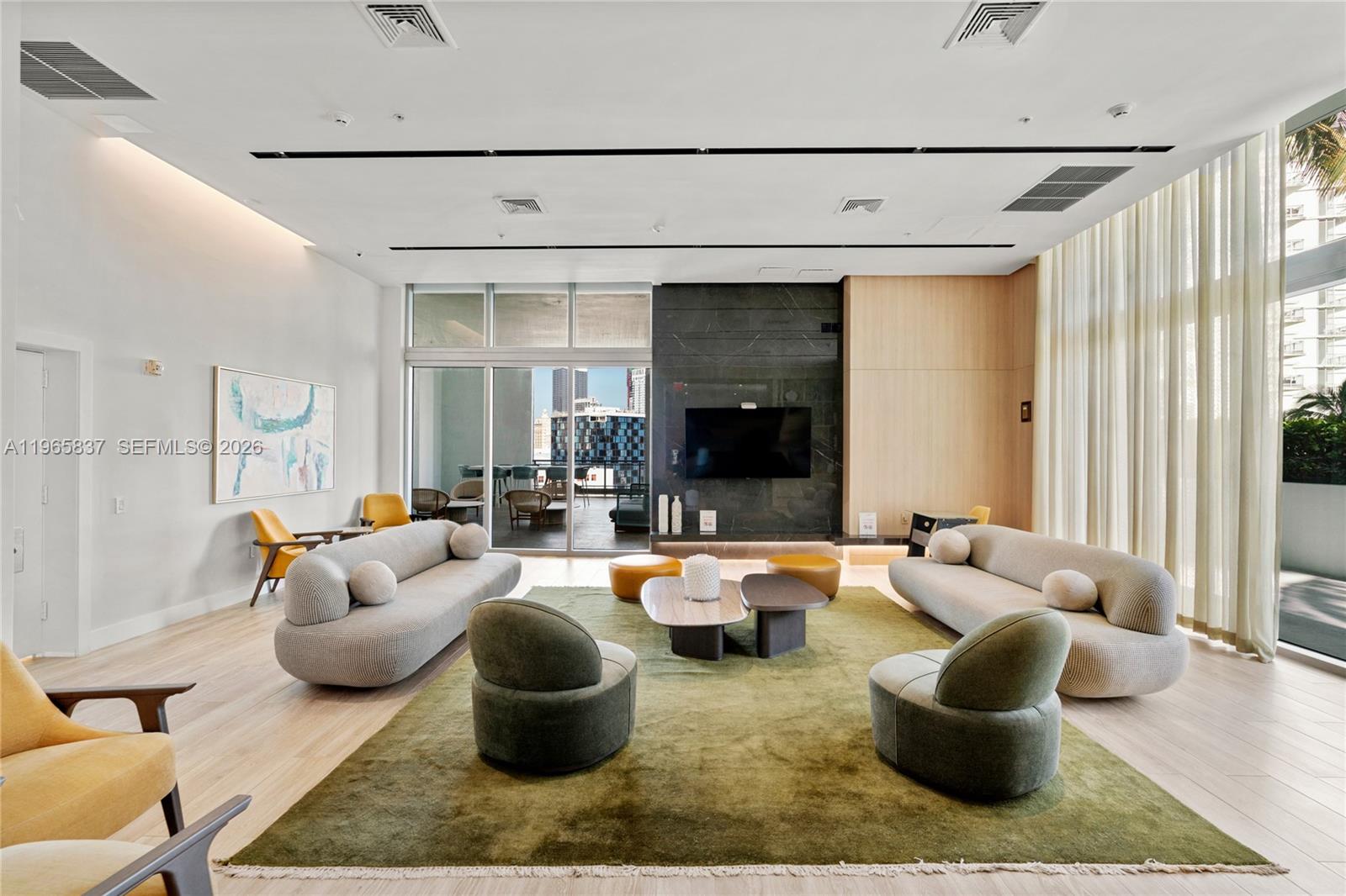 IVY CONDO - Residential