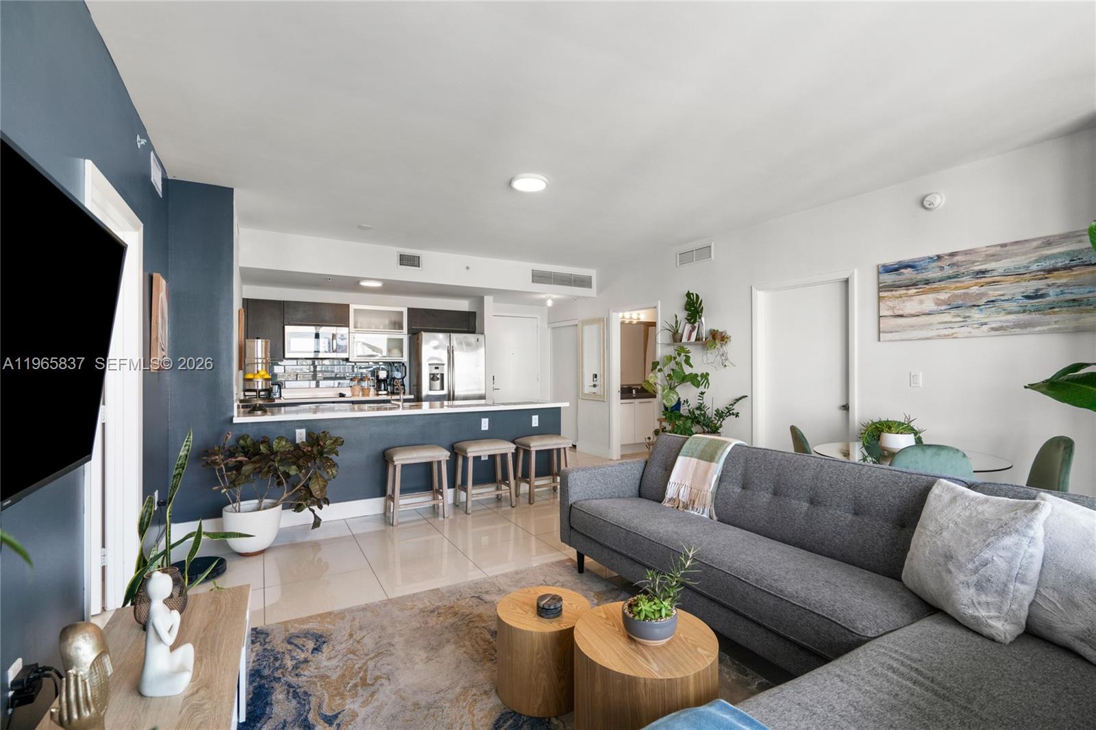 IVY CONDO - Residential