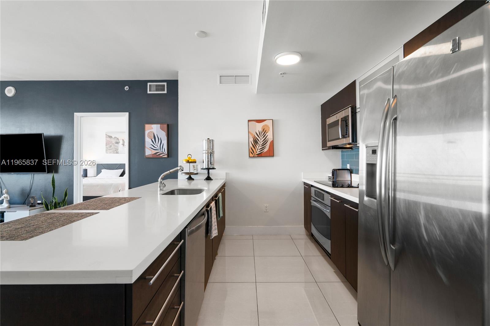 IVY CONDO - Residential