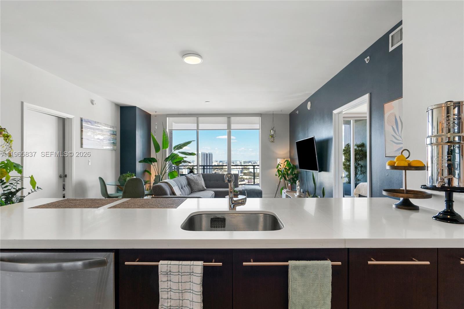 IVY CONDO - Residential