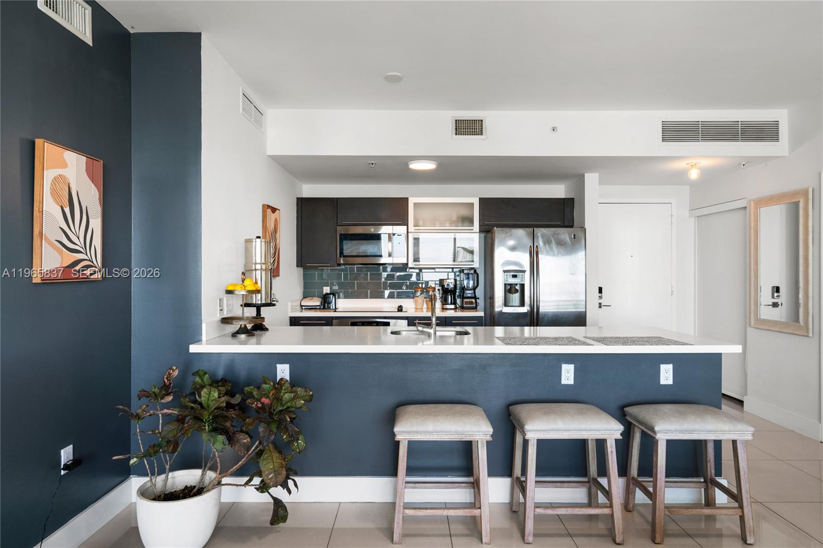 IVY CONDO - Residential