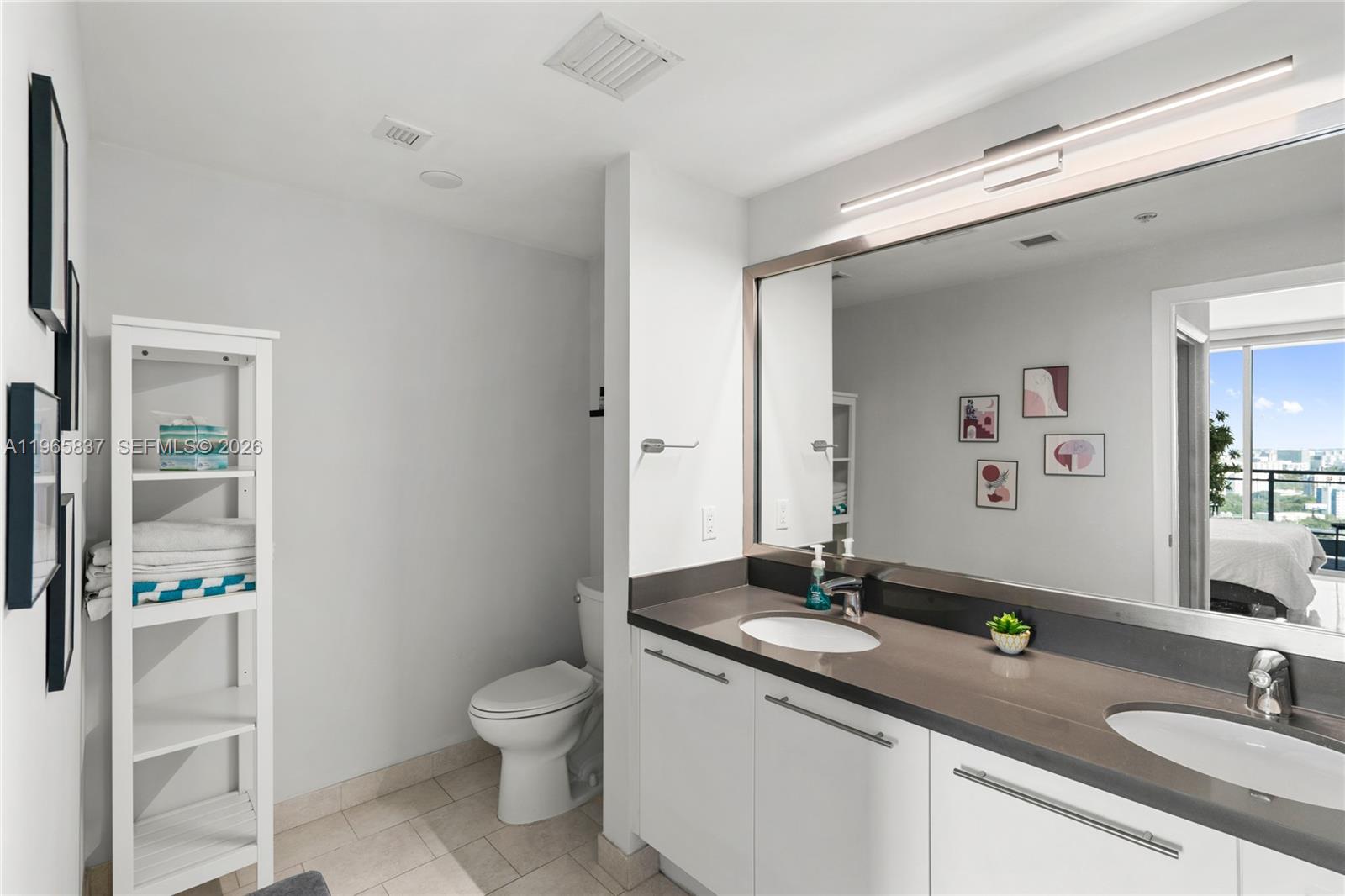 IVY CONDO - Residential