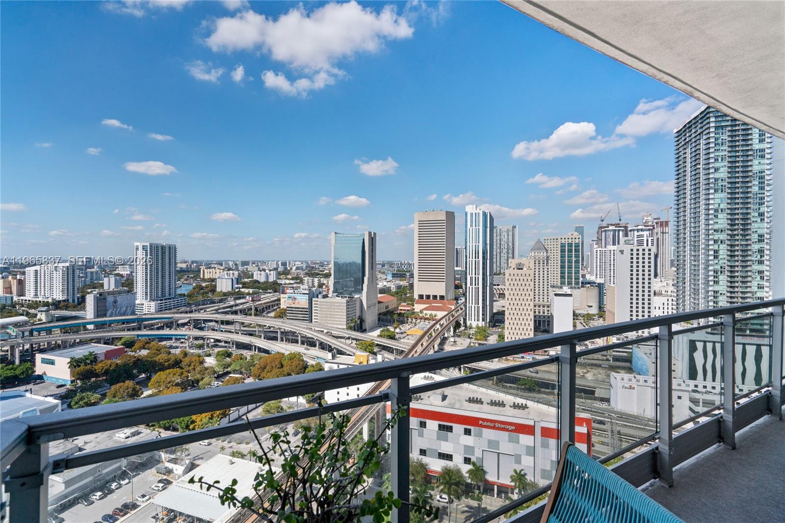 IVY CONDO - Residential