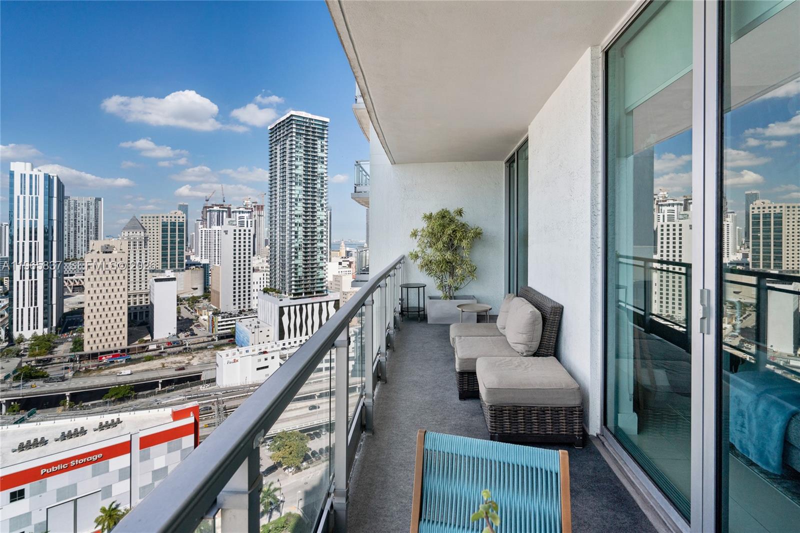 IVY CONDO - Residential