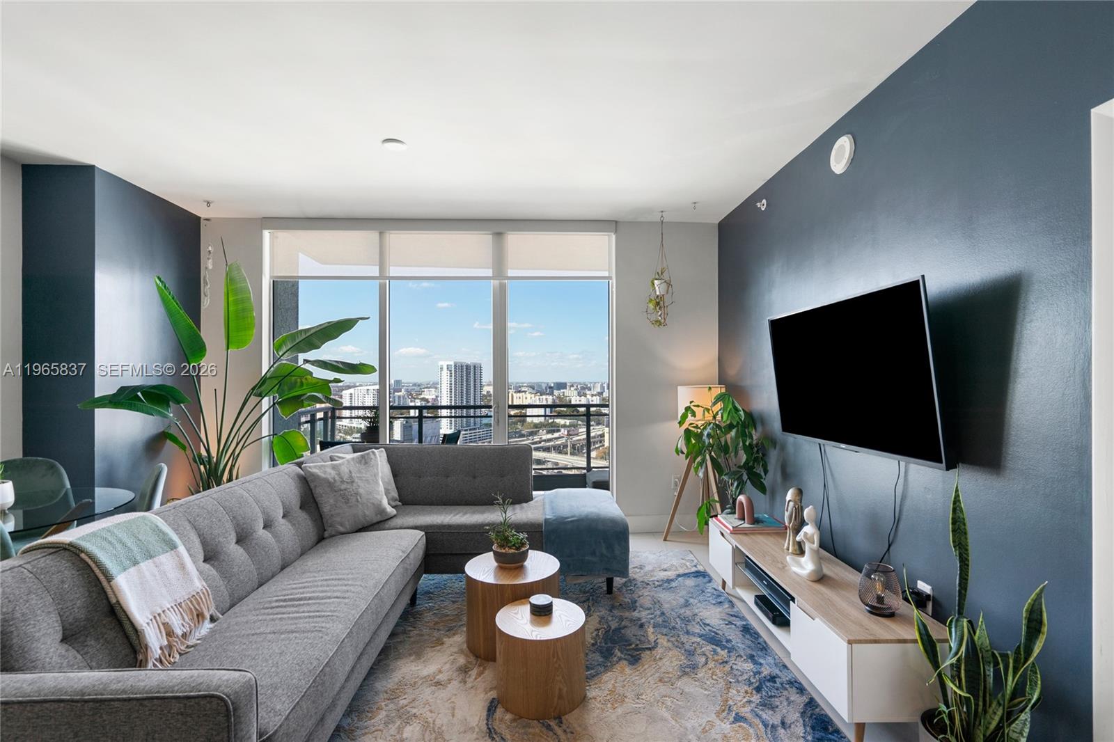 IVY CONDO - Residential