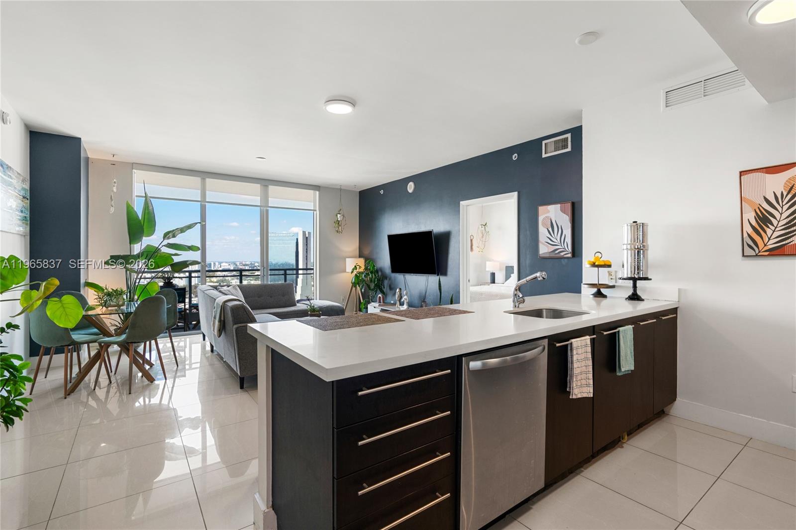 IVY CONDO - Residential