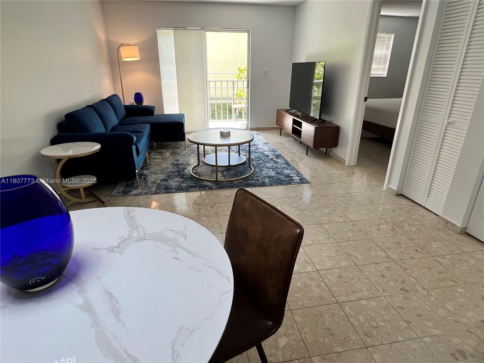 1605 Meridian Ave 202, Miami Beach, Miami-Dade County, Florida - 1 Bedrooms  
2 Bathrooms - 
