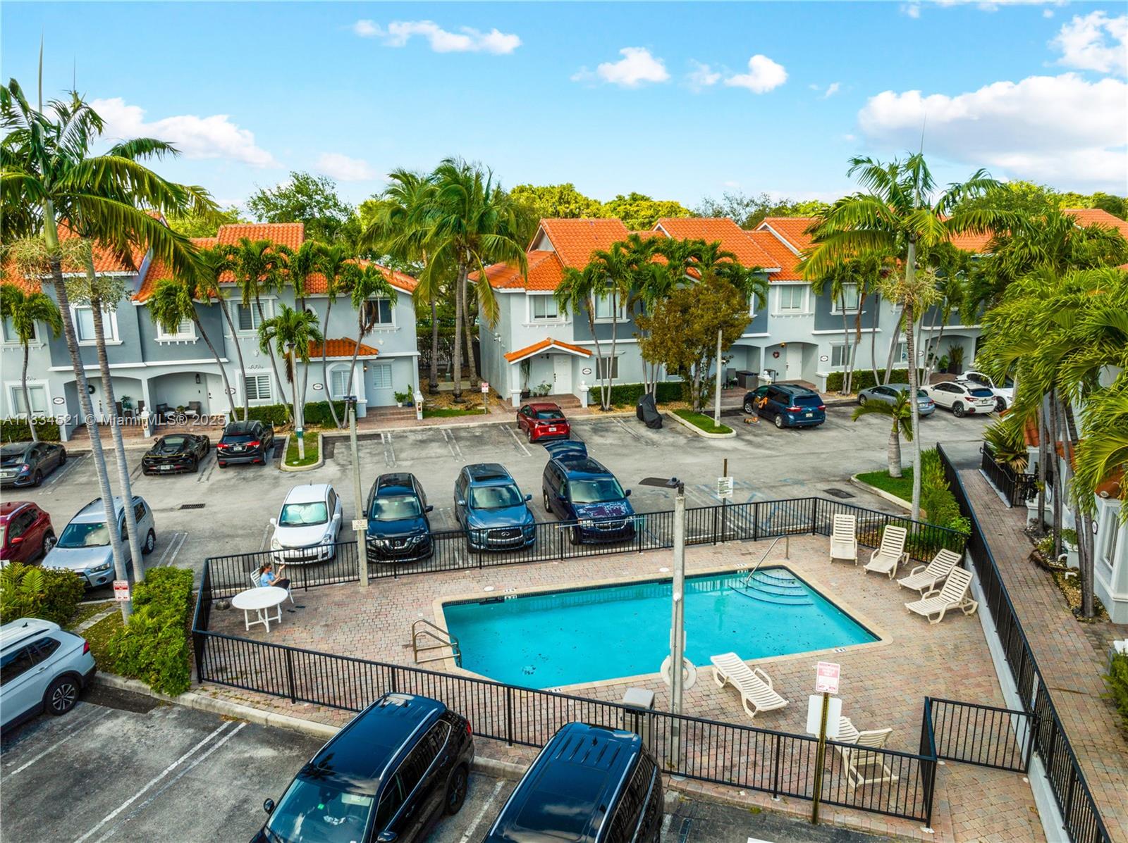 MELROSE POINT AT SANS SOU - Residential